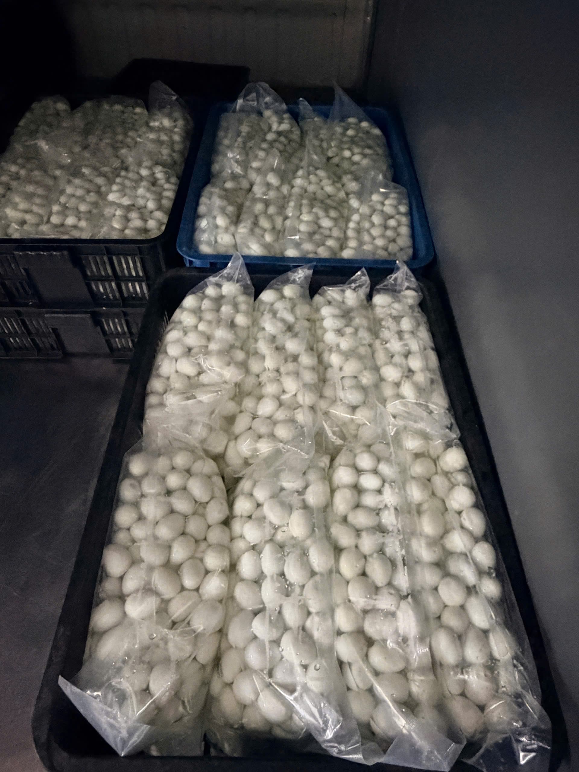 Gia công bóc vỏ số lượng lớn